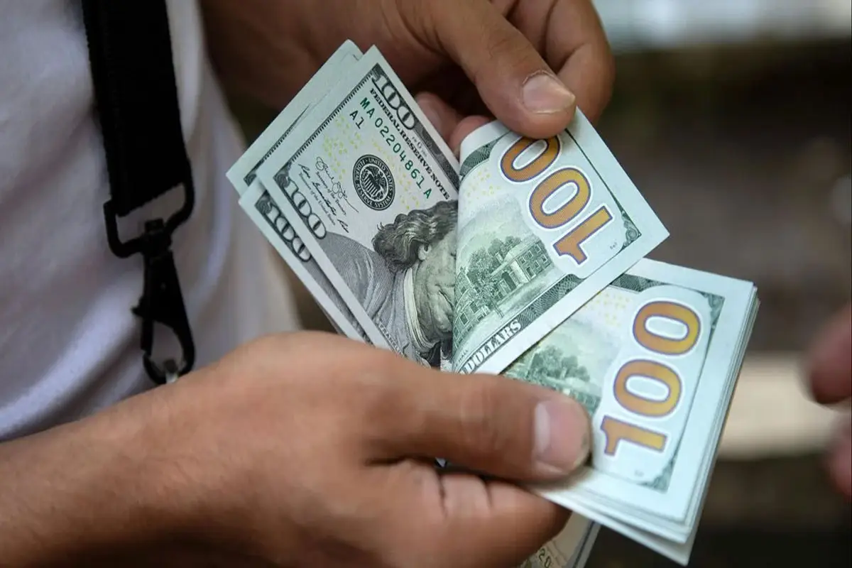 تراجع جديد في سعر الدولار أمام الجنيه المصري اليوم الأربعاء 28 مايو 2025 2 تراجع جديد في سعر الدولار أمام الجنيه المصري اليوم الأربعاء 28 مايو 2025