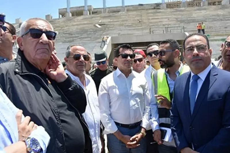 أشرف صبحي يتفقد أعمال استاد بورسعيد الإنشائية 2 أشرف صبحي يتفقد أعمال استاد بورسعيد الإنشائية