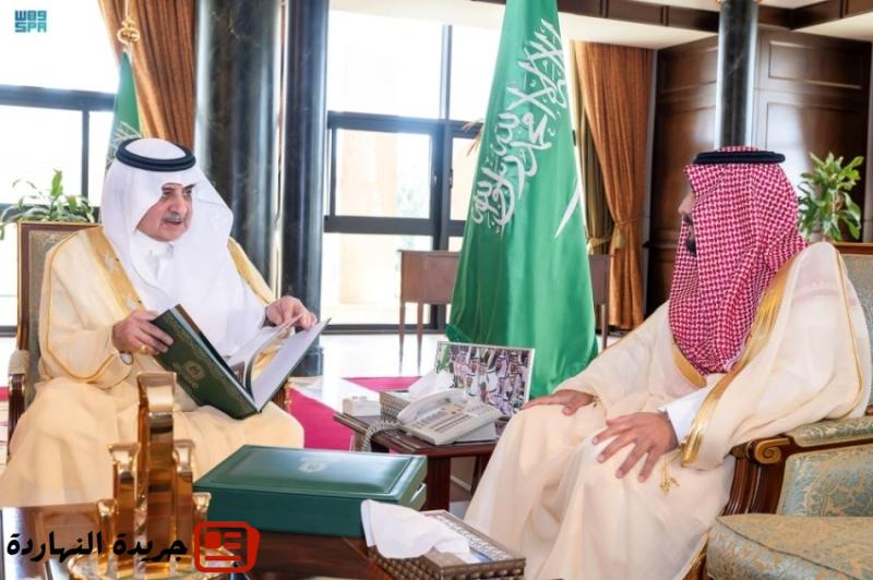 أمير تبوك يثني على جهود فرع “الشؤون الإسلامية” بالمنطقة