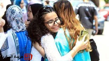 والفيزياء يرسمان البسمة على وجوه طلاب الثانوية العامة