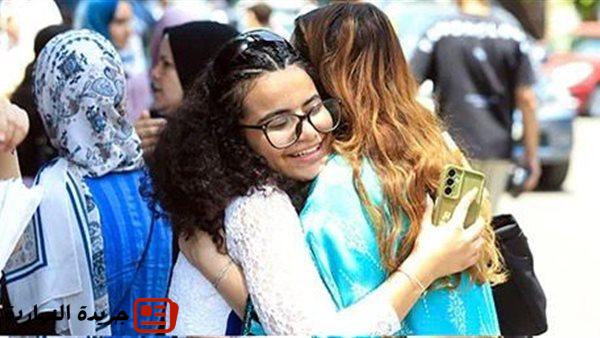 التاريخ والفيزياء يرسمان البسمة على وجوه طلاب الثانوية العامة 2 التاريخ والفيزياء يرسمان البسمة على وجوه طلاب الثانوية العامة
