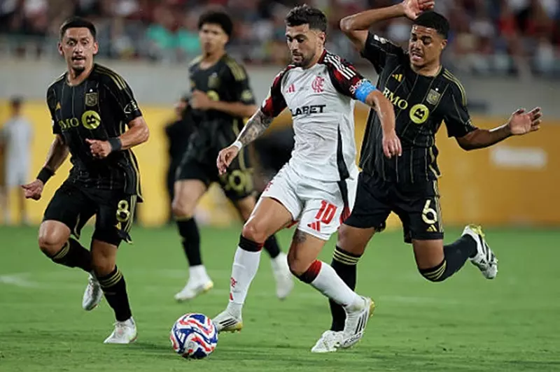 التعادل يفرض نفسه على مباراة لوس أنجلوس أمام فلامنجو بكأس العالم للأندية 2 التعادل يفرض نفسه على مباراة لوس أنجلوس أمام فلامنجو بكأس العالم للأندية