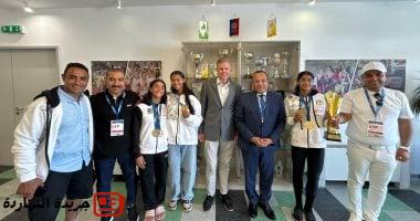 السفير المصرى بالمجر يزور بعثة الخماسى الحديث ويحتفل معهم بالإنجاز العالمى
