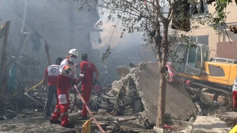 الصحة الإيرانية: مقتل 400 شخص وإصابة 3056 بالهجمات الإسرائيلية 2 الصحة الإيرانية: مقتل 400 شخص وإصابة 3056 بالهجمات الإسرائيلية