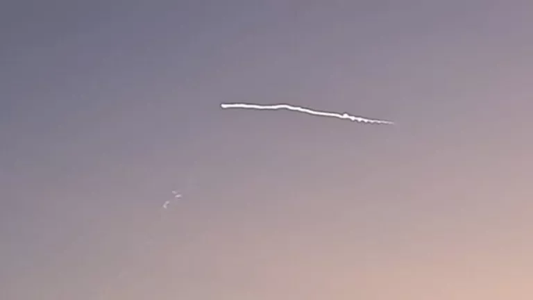 الهجوم الإيراني الأخير.. صاروخ يصيب مبنى في جنوب إسرائيل- صور 2 الهجوم الإيراني الأخير.. صاروخ يصيب مبنى في جنوب إسرائيل- صور