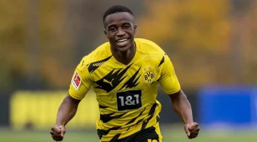 دورتموند يعلن رحيل موكوكو إلى كوبنهاجن الدنماركي.webp