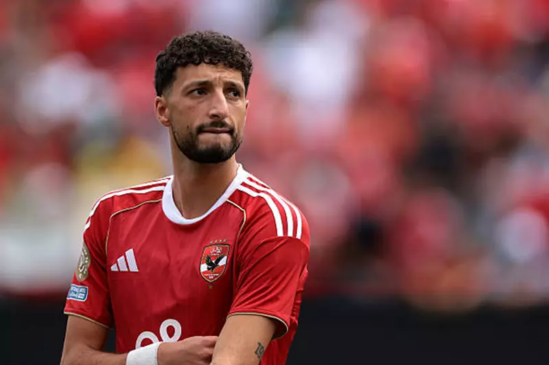 بعد تلقيه عدة عروض.. الأهلي يقرر عدم التفريط في وسام أبو علي 2 بعد تلقيه عدة عروض.. الأهلي يقرر عدم التفريط في وسام أبو علي