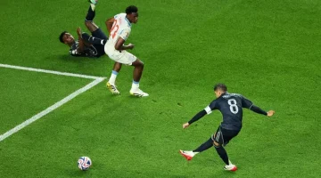 كعب فيني الرائع فالفيردي يبدع في الهدف الثاني للريال.webp