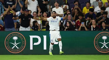 الشحات وأبو تريكة الدوسري يفتتح أهداف مباراة الهلال وباتشوكا.webp