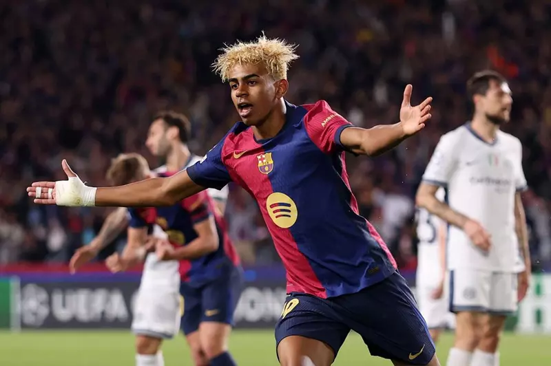 تقارير: برشلونة يمنح لامين يامال القميص رقم 10 "التاريخي" 2 تقارير: برشلونة يمنح لامين يامال القميص رقم 10 "التاريخي"