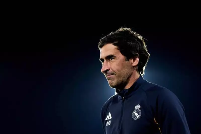 تقارير: راؤول جونزاليس يقترب من تدريب منتخب إسبانيا تحت 21 عامًا 2 تقارير: راؤول جونزاليس يقترب من تدريب منتخب إسبانيا تحت 21 عامًا