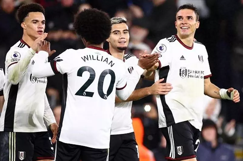 تيتي يفاضل بين البقاء في فولهام أو الانتقال إلى إيفرتون 2 تيتي يفاضل بين البقاء في فولهام أو الانتقال إلى إيفرتون