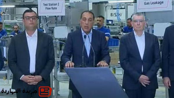 رئيس الوزراء: نستهدف تحويل مصر لمركز إقليمي في الصناعات المختلفة 2 رئيس الوزراء: نستهدف تحويل مصر لمركز إقليمي في الصناعات المختلفة