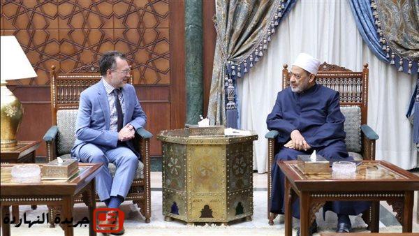شيخ الأزهر يستقبل سفير كندا بالقاهرة 2 شيخ الأزهر يستقبل سفير كندا بالقاهرة