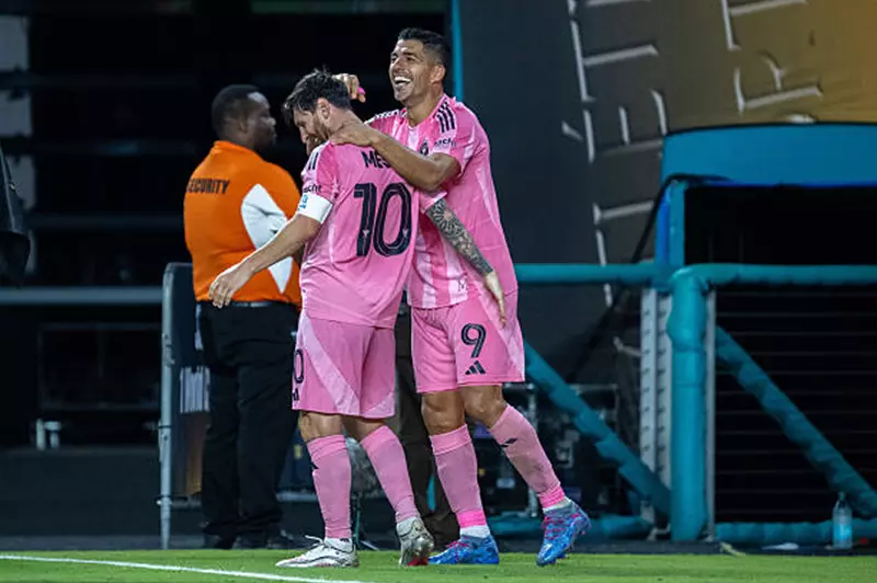 ضمنهم ميسي وسواريز.. 13 لاعباً مهددين بالغياب عن ربع نهائي كأس العالم للأندية 2 ضمنهم ميسي وسواريز.. 13 لاعباً مهددين بالغياب عن ربع نهائي كأس العالم للأندية