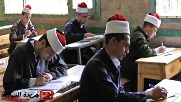 طلاب العلمي بالثانوية الأزهرية يؤدون اليوم امتحان مادة الأدب والنصوص 2 طلاب العلمي بالثانوية الأزهرية يؤدون اليوم امتحان مادة الأدب والنصوص