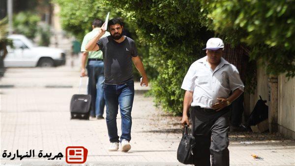 عاجل| الأرصاد تحذر من طقس الساعات المقبلة: أجواء شديدة الحرارة وارتفاع الرطوبة 2 عاجل| الأرصاد تحذر من طقس الساعات المقبلة: أجواء شديدة الحرارة وارتفاع الرطوبة