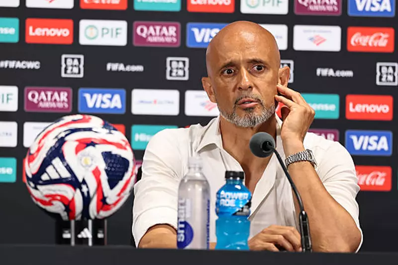 كاردوزو: الجماهير ستقدر إنجاز صنداونز في كأس العالم للأندية بعد 10 سنوات 2 كاردوزو: الجماهير ستقدر إنجاز صنداونز في كأس العالم للأندية بعد 10 سنوات