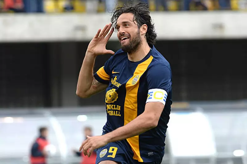 مجنون جديد.. معجزة لوكا توني تعيد إيموبيلي إلى الدوري الإيطالي 2 مجنون جديد.. معجزة لوكا توني تعيد إيموبيلي إلى الدوري الإيطالي