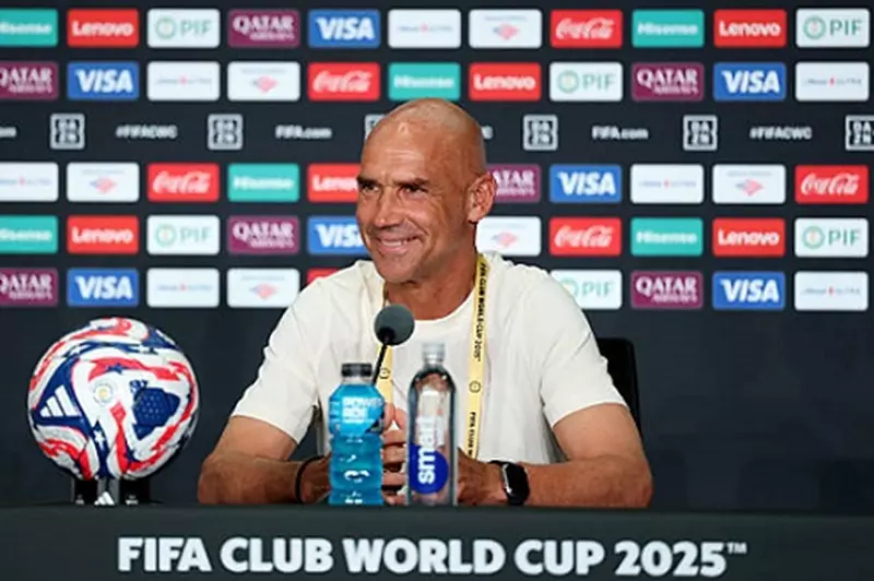 مدرب سالزبورج: هدفنا الفوز أمام ريال مدريد.. وبدأنا نلاحظ ملامح من أسلوب ألونسو 2 مدرب سالزبورج: هدفنا الفوز أمام ريال مدريد.. وبدأنا نلاحظ ملامح من أسلوب ألونسو