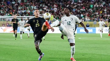 السعودية يخسر بثنائية أمام المكسيك ويودع بطولة الكأس الذهبية.webp
