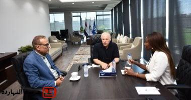 هاني أبو ريدة يلتقي مدير الاتحادات الأعضاء بالكاف