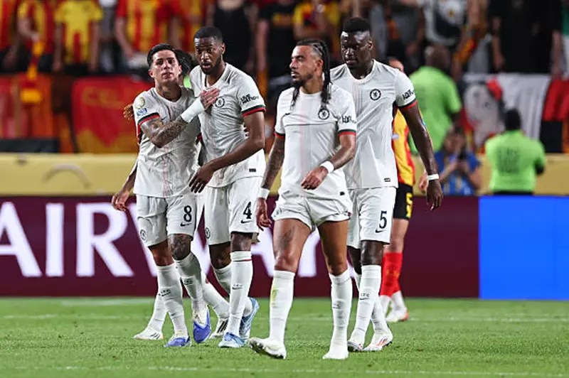 هدفان في دقيقتين.. الترجي ينهار أمام تشيلسي بكأس العالم للأندية 2 هدفان في دقيقتين.. الترجي ينهار أمام تشيلسي بكأس العالم للأندية