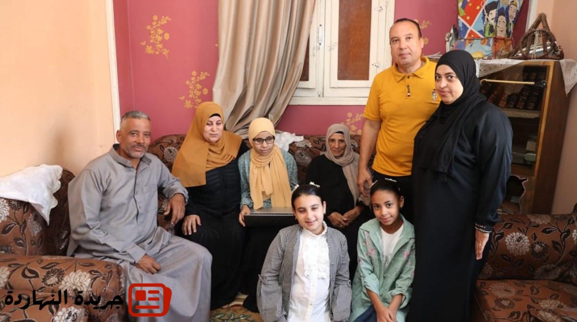 استجابة سريعة.. الحكومة تهدي “لابتوب” لأولى الثانوية الأزهرية مكفوفين
