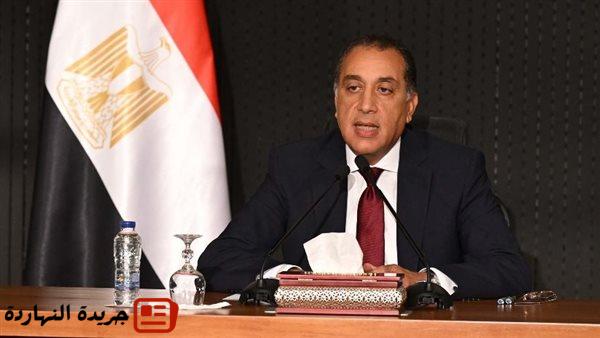 رئيس الوزراء: التوسع في توطين الصناعات ودعم السيارات الكهربائية على رأس أولوياتنا