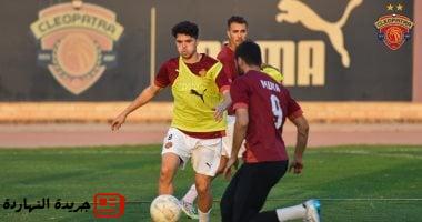 سيراميكا يتدرب بقمصان الموسم الماضى.. ظهور تيشيرت عابدين ونيدفيد بقميص موكا