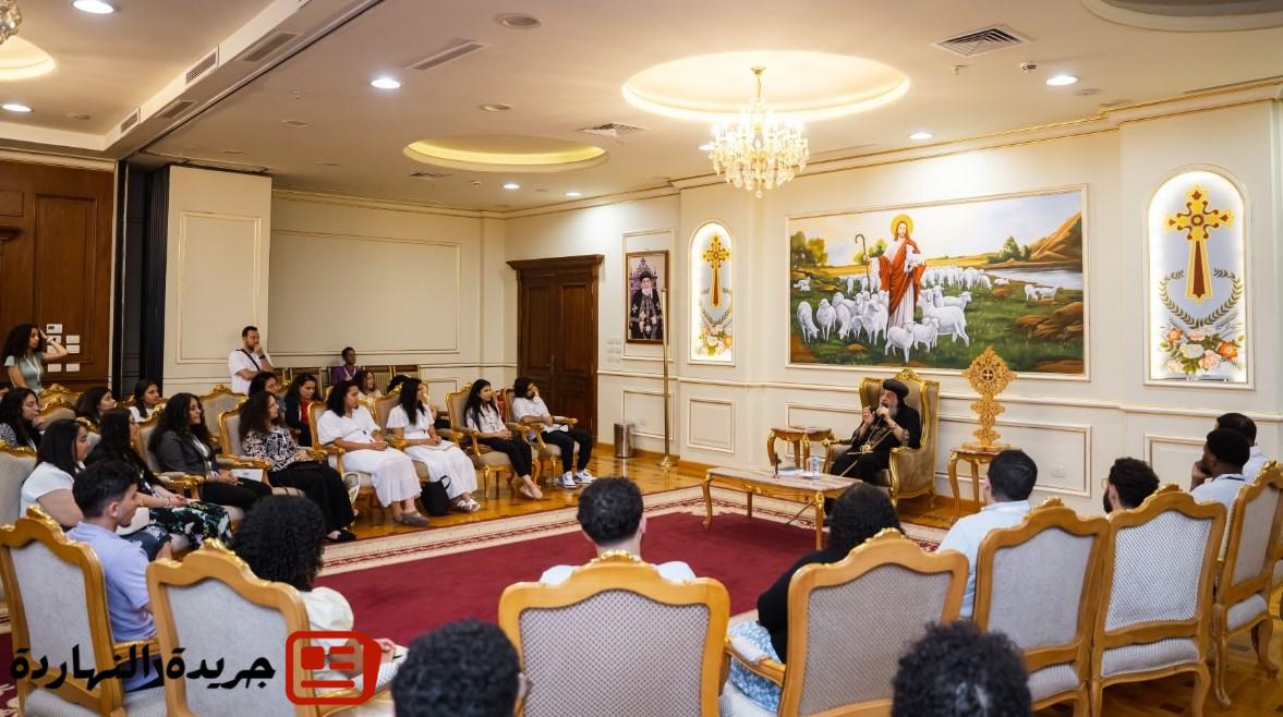 نعمة وحب.. لحظات إنسانية للبابا تواضروس مع 250 شابًا بالكنيسة الأم 2 نعمة وحب.. لحظات إنسانية للبابا تواضروس مع 250 شابًا بالكنيسة الأم