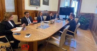 وزير الاستثمار والتجارة الخارجية يلتقى مسؤولى 5 شركات تشيكية