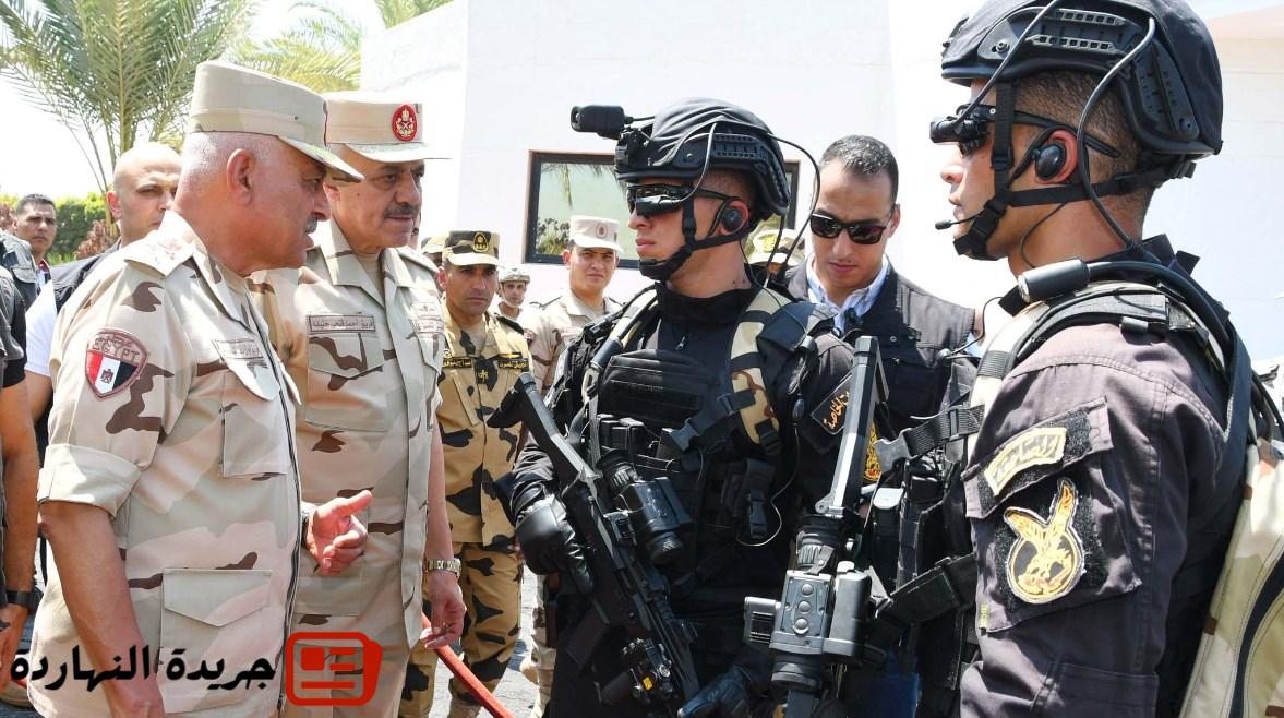 أخبار مصر : وزير الدفاع يلتقي بمقاتلي القوات الخاصة من المظلات والصاعقة (صور) 5 أخبار مصر :
وزير الدفاع يلتقي بمقاتلي القوات الخاصة من المظلات والصاعقة (صور)