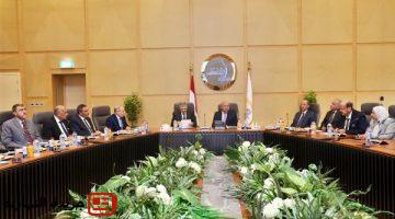 إقتصاد : وزير الصناعة يترأس أعمال الجمعية العمومية العادية لشركة قناة السويس لتنمية الموانئ البحرية