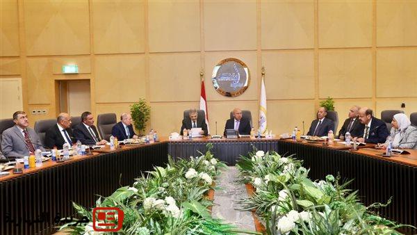إقتصاد : وزير الصناعة يترأس أعمال الجمعية العمومية العادية لشركة قناة السويس لتنمية الموانئ البحرية 5 إقتصاد : وزير الصناعة يترأس أعمال الجمعية العمومية العادية لشركة قناة السويس لتنمية الموانئ البحرية