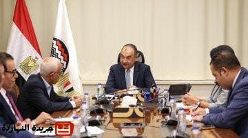 إقتصاد : 
                                            وزير قطاع الأعمال العام يلتقى ممثلى الاتحاد العام لنقابات عمال مصر بالشركات القابضة