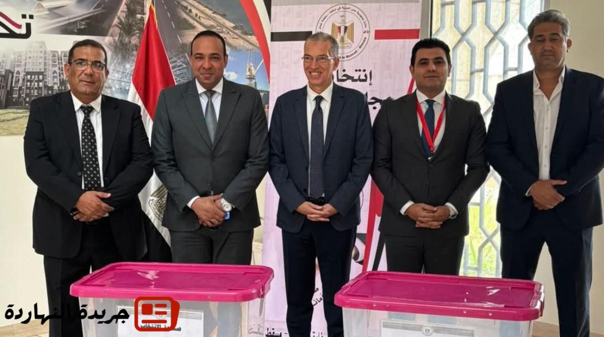 “انزل شارك من أجل مصر”.. شعار الجالية المصرية بعمان في انتخابات الشيوخ