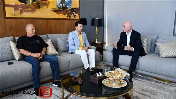 رئيس الوزراء يرحب بـ”إنفانتينو” أثناء قضاء إجازته في العلمين