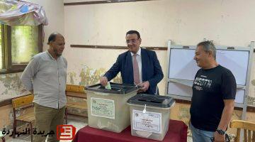 متحدث البرلمان السابق يدلي بصوته في انتخابات الشيوخ: “المشاركة واجب وطني”